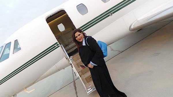 شاهد: فخامة الطائرة الخاصة للفنانة أحلام