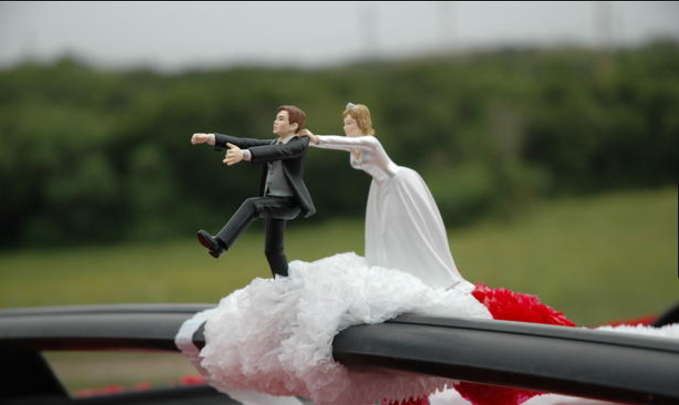 عريس أردني يهرب خارج البلاد قبيل