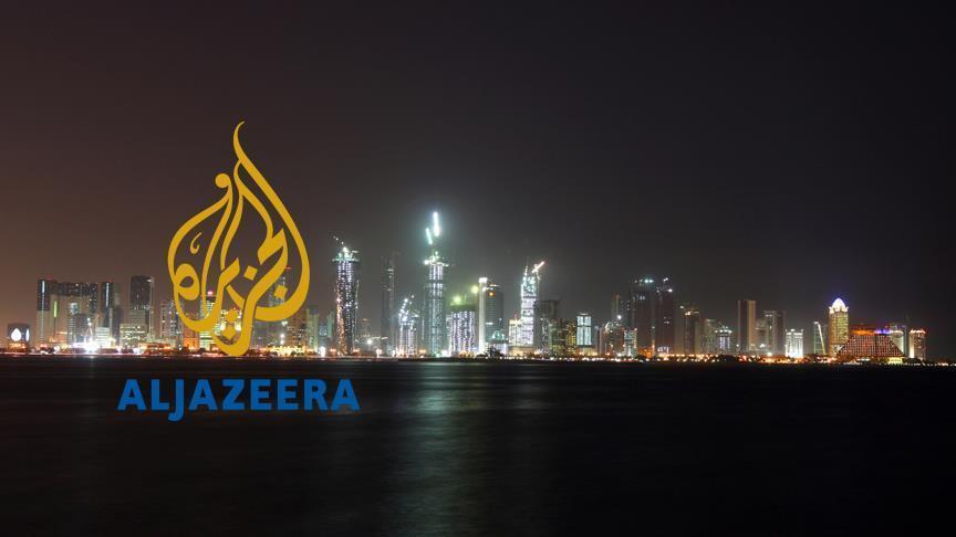 مراسلات لصحفي سابق بـ«الجزيرة» تكشف سعيه