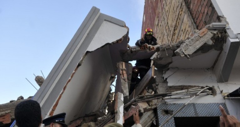 وفاة شاب بانهيار جزء من عمارة