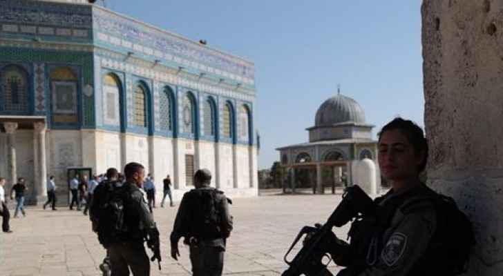 وزير أمن الاحتلال وقائد شرطتها يقتحمون