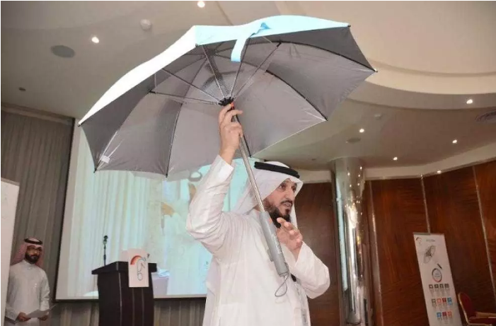 مهندس سعودي يخترع مظلة مكيفة للحجاج