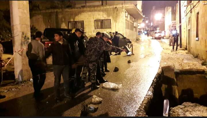 انهيار شارع بسبب الامطار يكشف عن