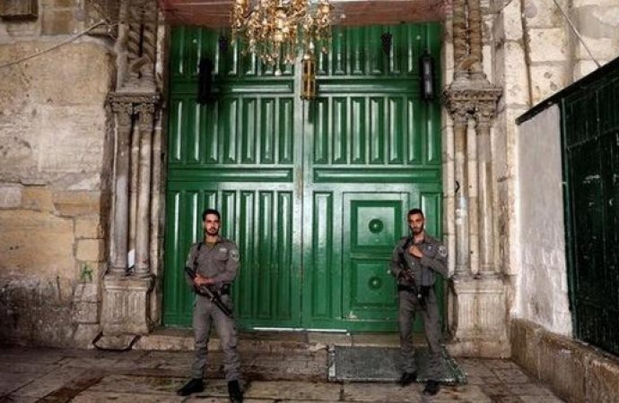 الاحتلال يمنع موظفي الأقصى من الدخول