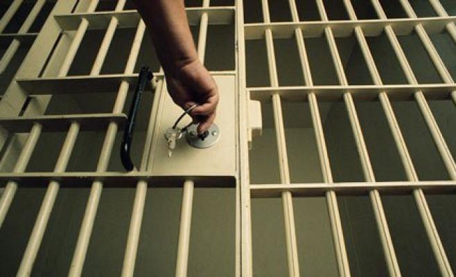 الإفراج غدا عن محام أردني اعتقل