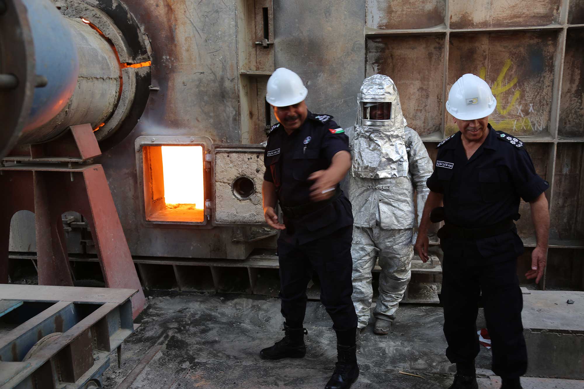 الأمن يتلف كميات كبيرة من المخدرات