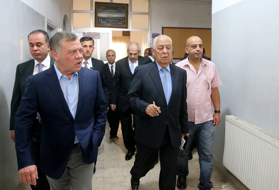 هلسة والعيسوي يتفقدان مركز تأهيل المعاقين