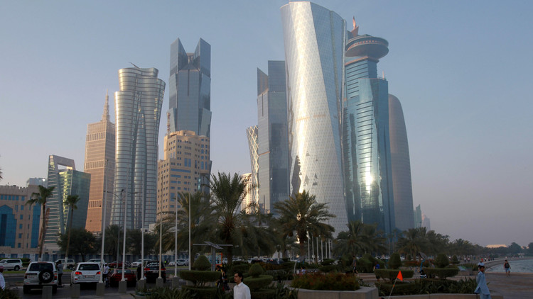 مسؤولان أميركيان يشاركان قطر بملاحقة ممولي