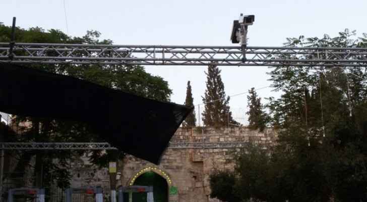 الاحتلال ينصب كاميرات ذكية عند باب