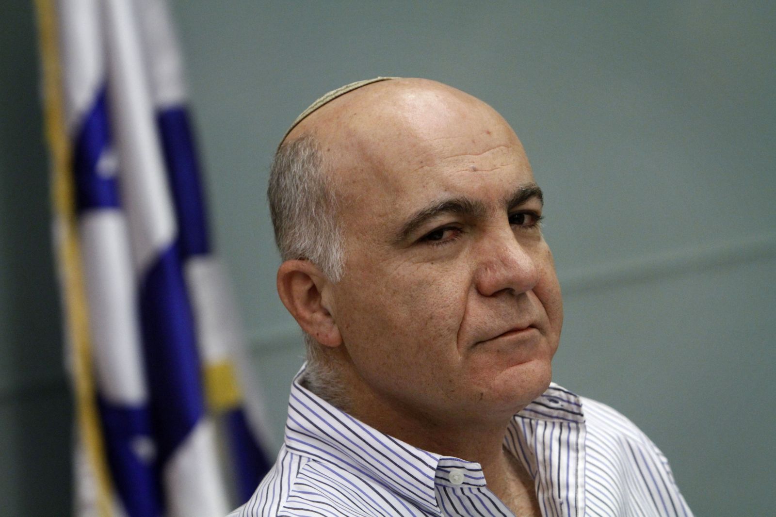 كوهين: لا يمكن أن تنتهي الأزمة