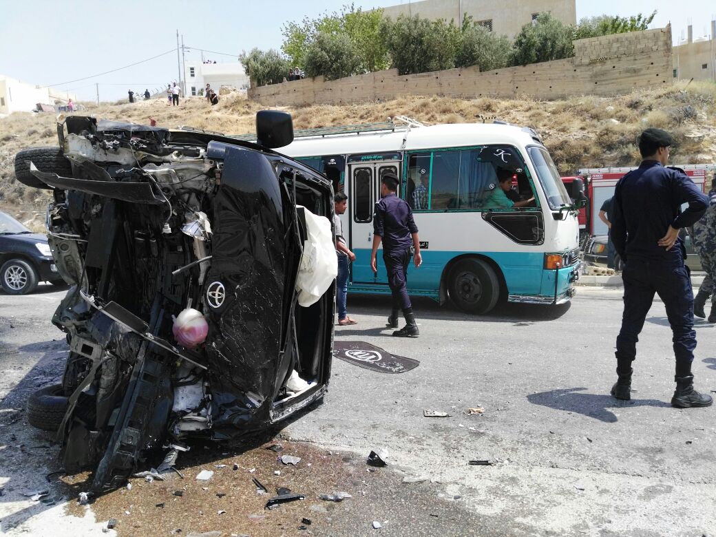 وفاة واصابتان بحادث مروع على جسر