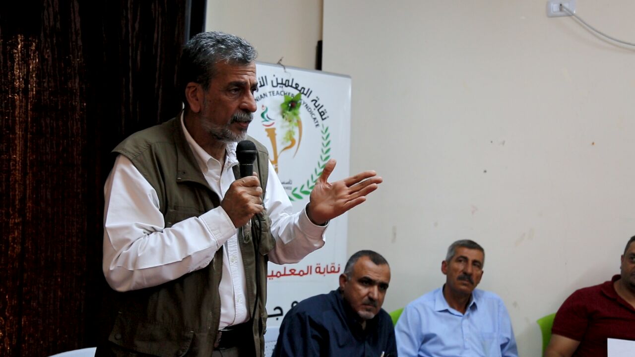 الكلالدة يفاجىء اجتماعا لنقابة المعلمين فرع