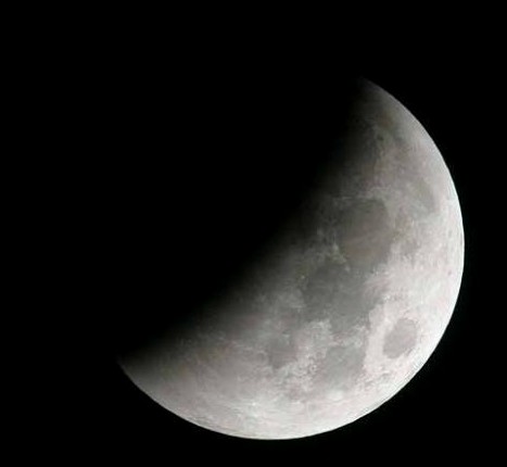 خسوف جزئي للقمر الشهر المقبل