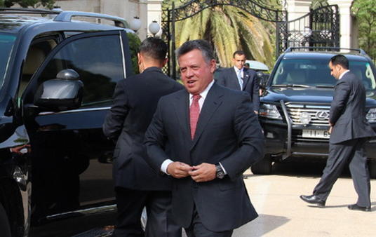 الملك يعود الى ارض الوطن