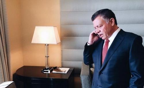 الملك يهاتف ترامب