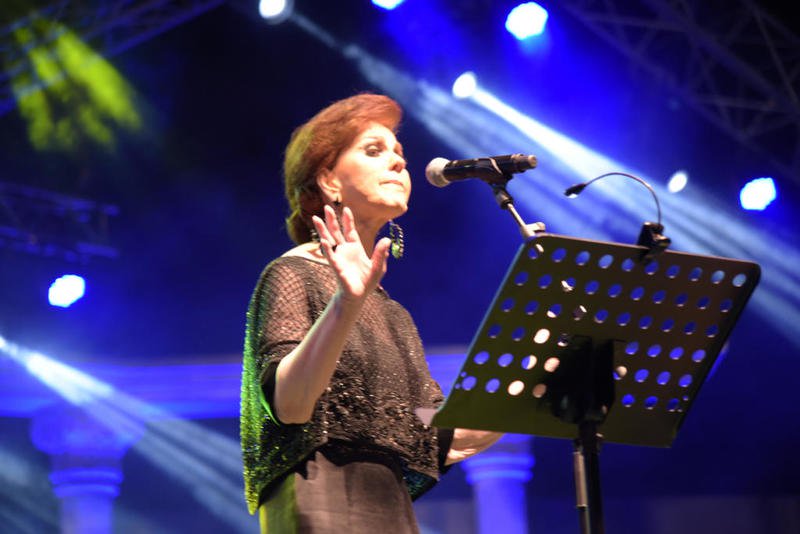 ميادة الحناوي اختصرت الكلام في حفلها