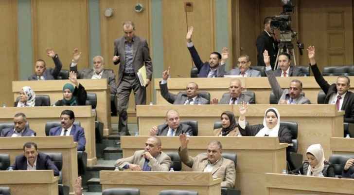 الحبس لمدة تصل سنتين لمن يقاوم