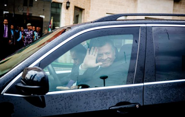 الملك يزور الدفاع المدني