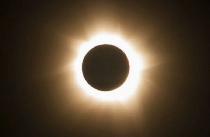 أطول كسوف كلي للشمس في التاريخ