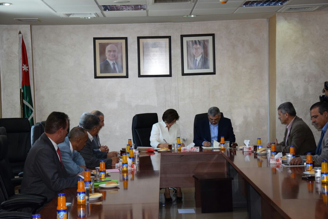 التنمية والتدريب المهني يوقعان اتفاقية تأهيل