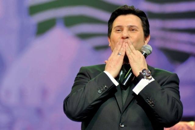 هاني شاكر يغني للقدس والملك في