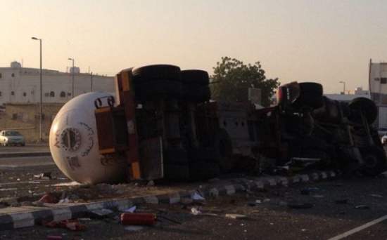 إصابة بالغة بحادث تدهور صهريج «غاز