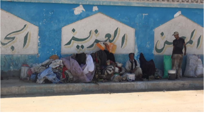 تنام بجوار المقابر حتى لا تغضب