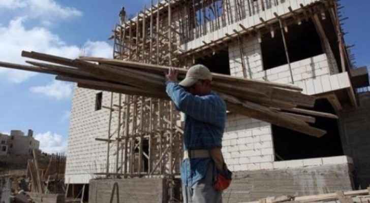 «نقابات العمال» تباشر إصدار تصاريح للسوريين