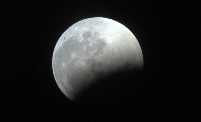 العالم على موعد مع خسوف جزئي