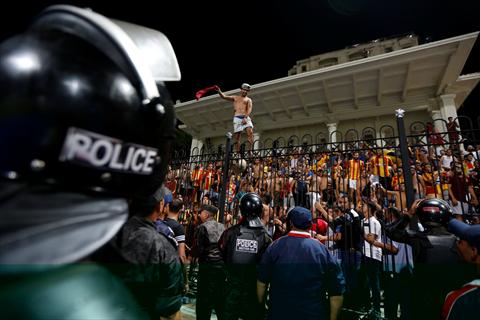 سفيرنا في القاهرة: لا إصابات بين