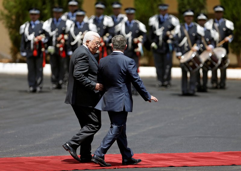 في استقبال الملك.. ما هي الصورة