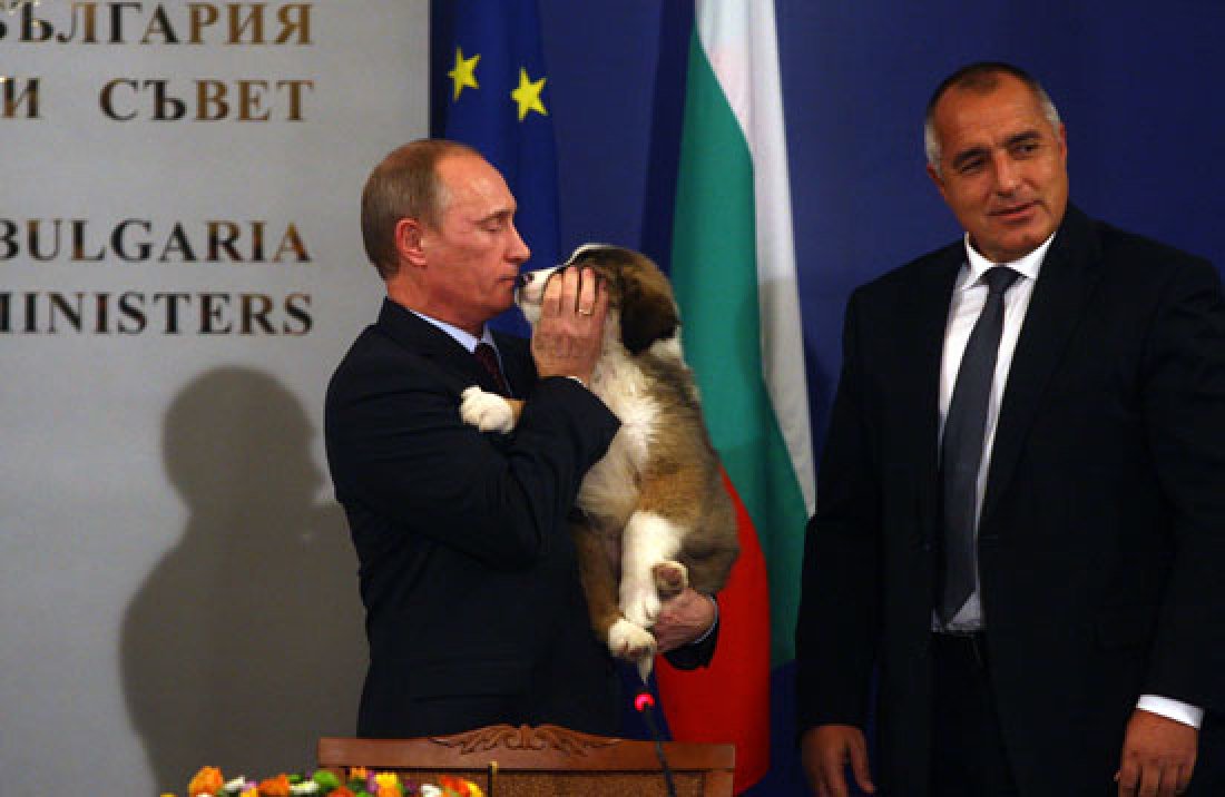 فيديو| هدية صدام حسين هي الأغرب