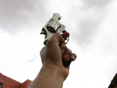 اعتقال مطلق نار في خلدا