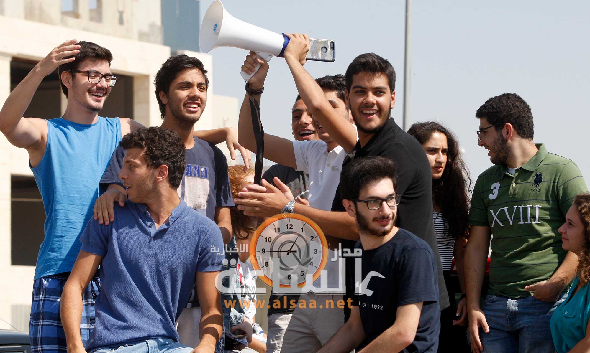 بالصور .. احتفال طلبة التوجيهي في