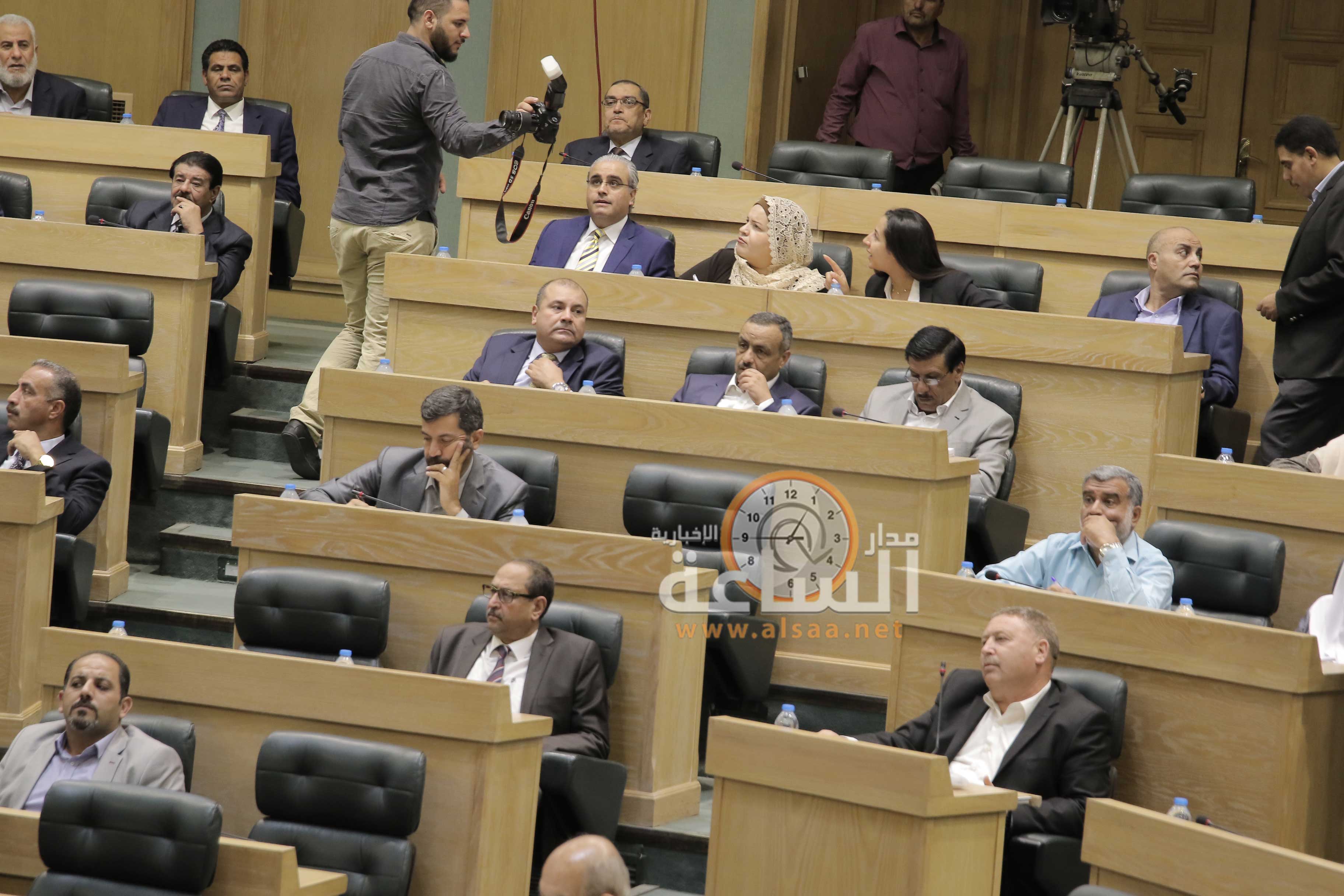 ارادة ملكية بفض الدورة الإستثنائية لمجلس