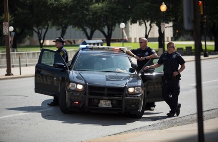 نظارة شرطي مزودة بكاميرا تعرض لحظة