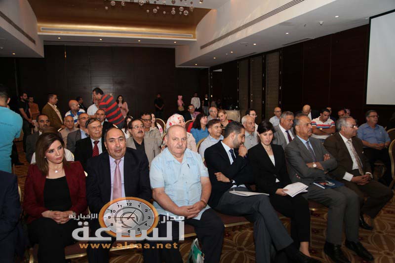 متحدثون يستعرضون نشأة السخرية السياسية في