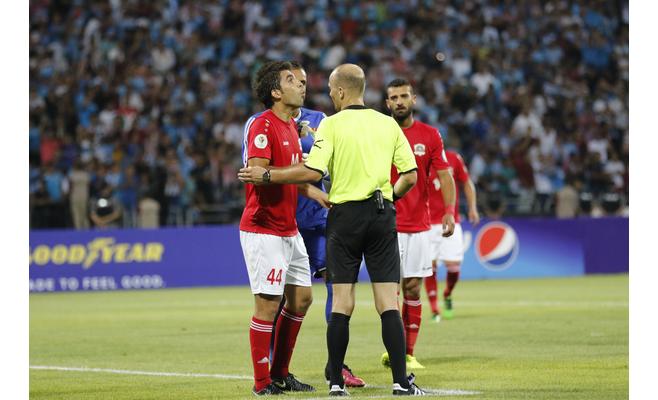 منع المخادمة من التحكيم شهرا بسبب