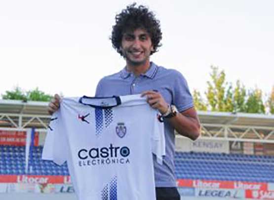 لاعب مصري محترف مهدد بالرحيل بعد