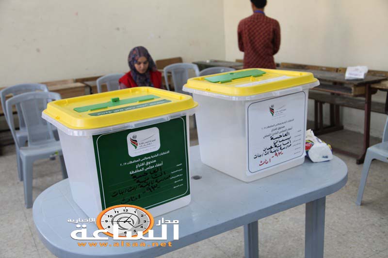 أول مقترع للانتخابات