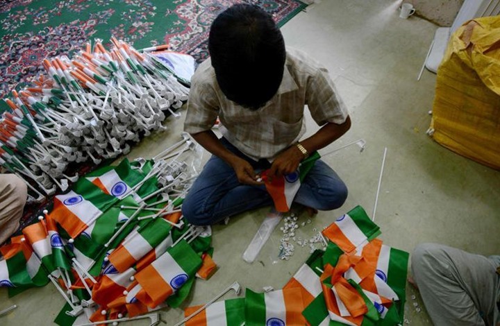 إجبار مسلم على المشاركة في يوم