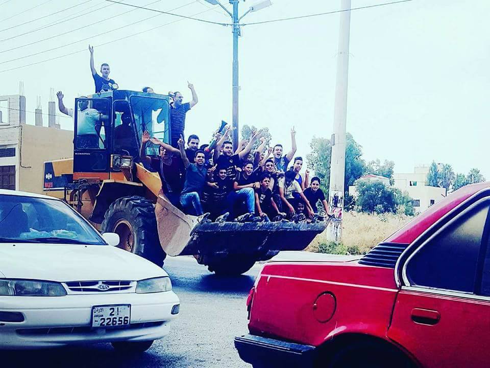 مواطنون في إربد يذهبون للاقتراع على