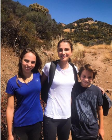 الملكة: أحلى الأوقات مع هاشم وسلمى