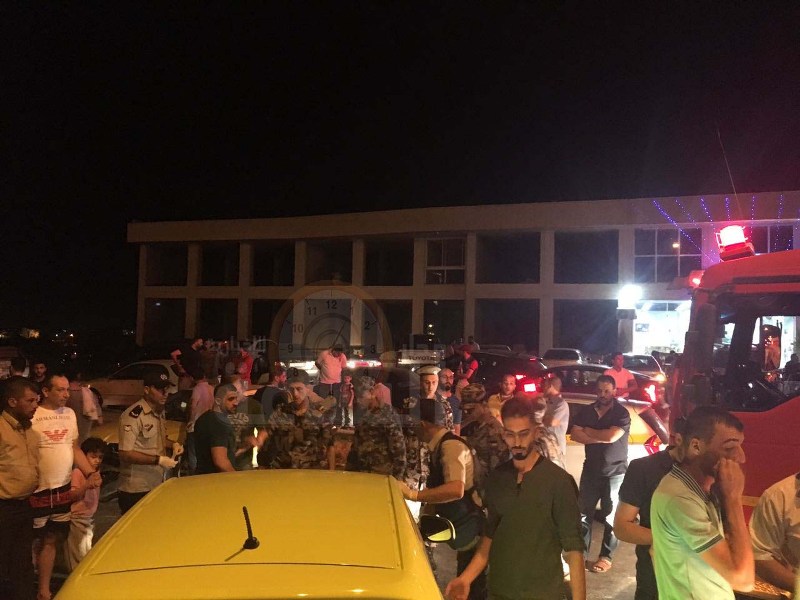 4 إصابات بتصادم 3 مركبات على