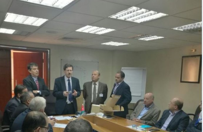 «المياه» تستلم أجهزة محمولة لقراءة العدادات