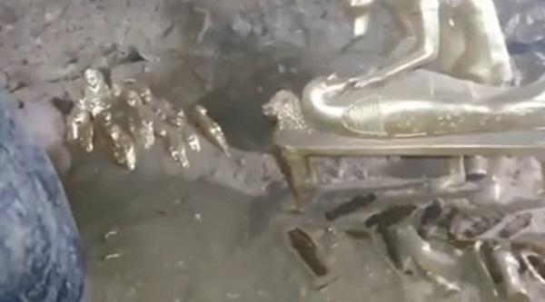 مصري يدعي اكتشاف كنز قارون ..