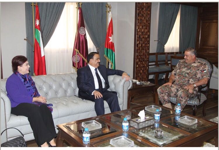 وزير الدفاع العراقي يزور واجهة المنطقة