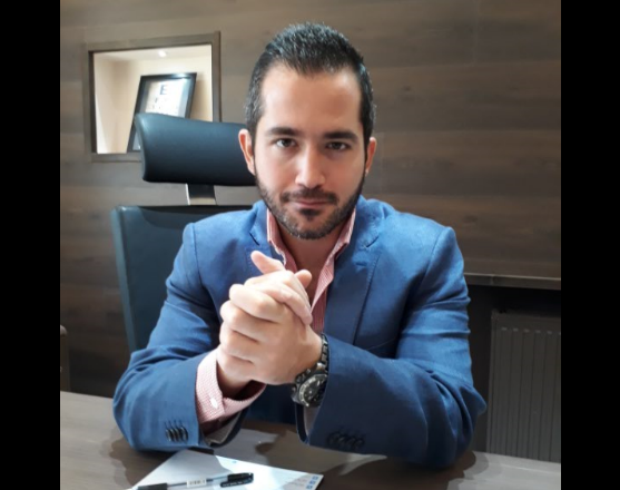 دكتور العيون سعد الوريكات يعالج المرضى