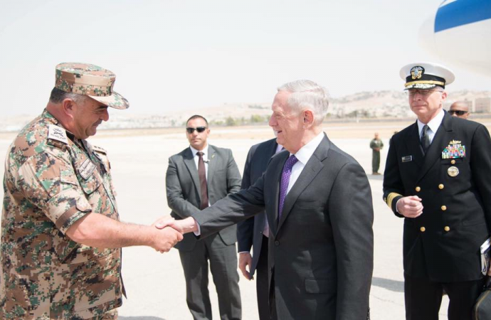 فريحات يستقبل وزير الدفاع الأمريكي