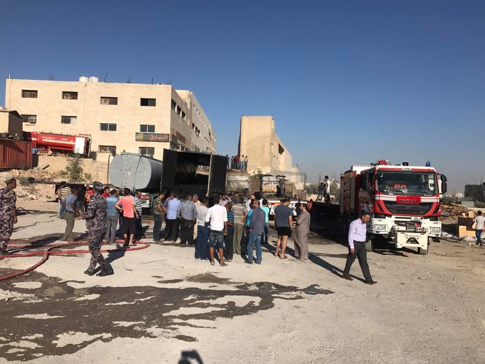 حريق 4 شاحنات في أبو علندا..